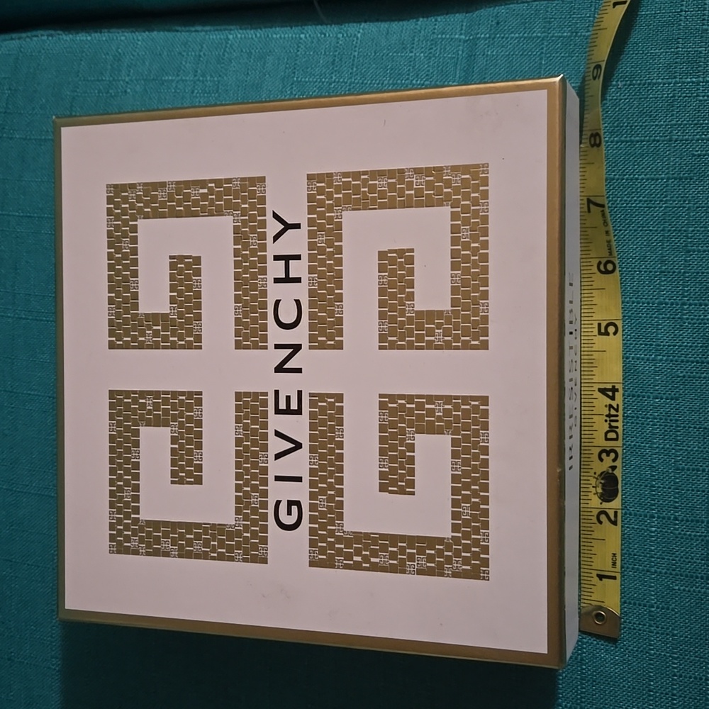 GIVENCHY white and storage box.